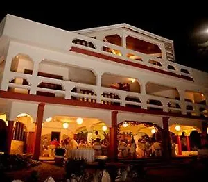 *** Hotel Coral Cove & Jamaica